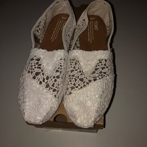 Tom’s size 8! Brand new